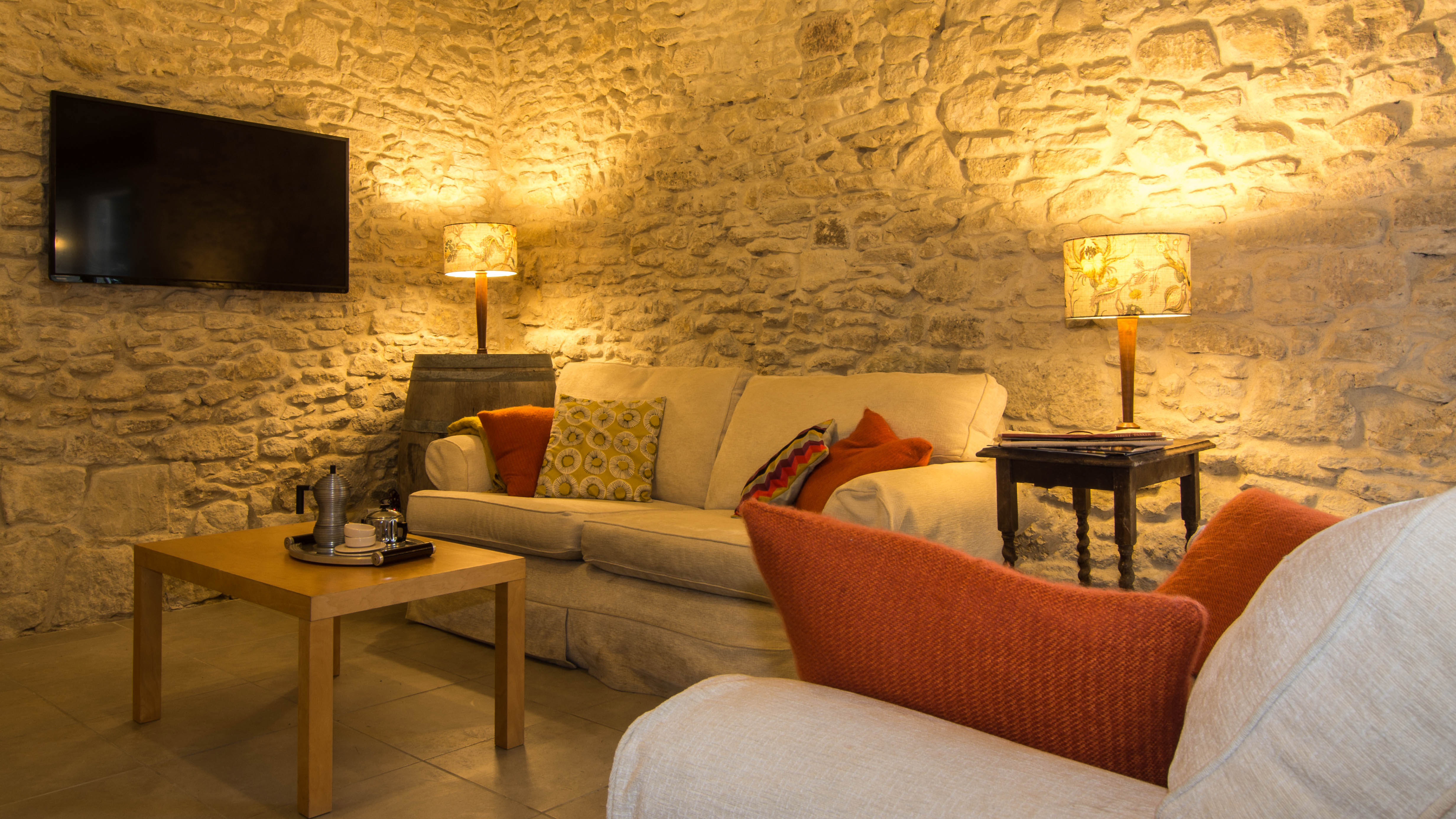 The Orangerie TV screen (3)-2.jpg